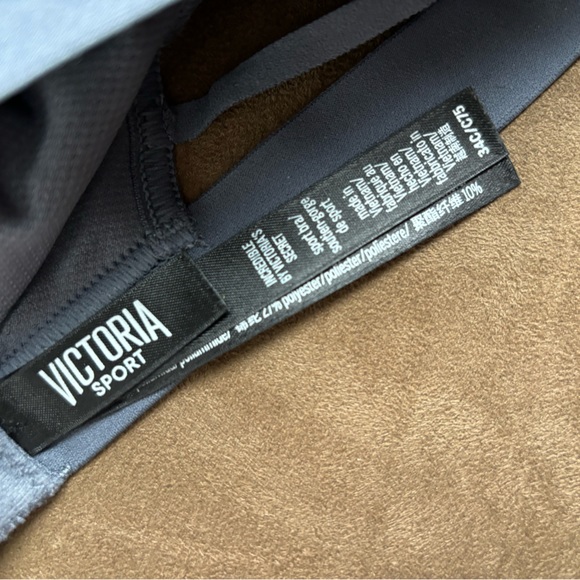 Victoria’s Secret Sports Bra - Picture 2 of 2